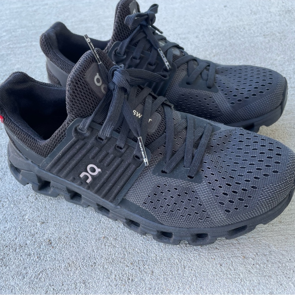 On Running Black Sneakers - Picture 2 of 6